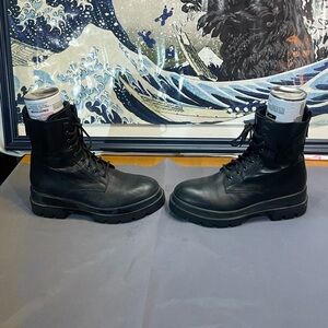 La Canadienne black boots